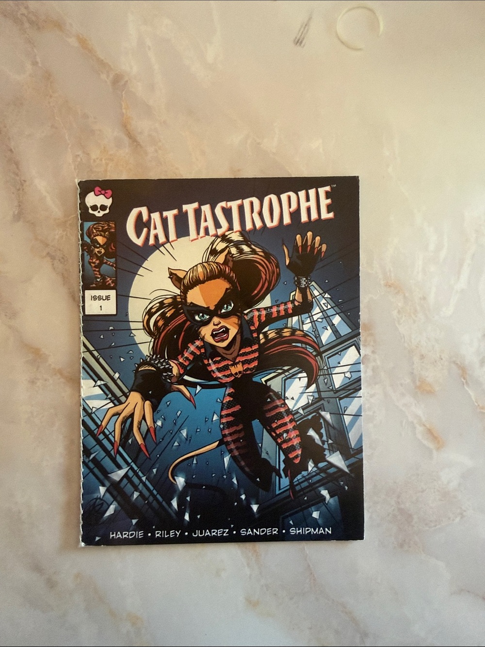 monster high Cat-tastrophe Comic Cover in Black, Pink, Blue